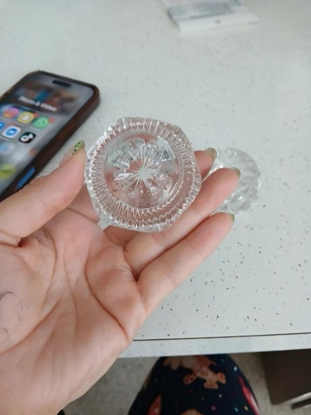 Clear Glass Decorative Dish – Crystal-Effect Accent